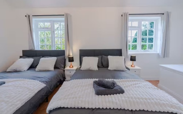 3BR Putney Home London Sleeps 8 Winter Deal