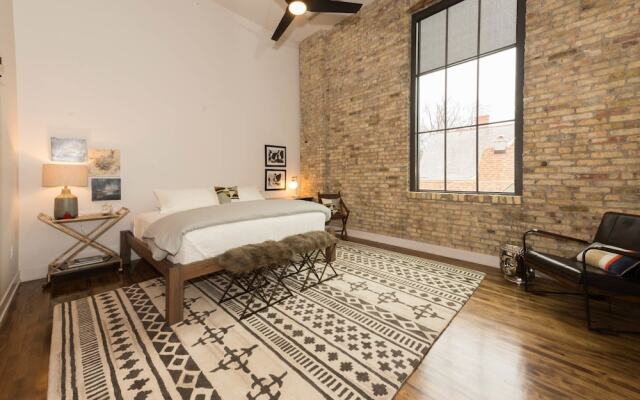 Kinn Guesthouse Bay View