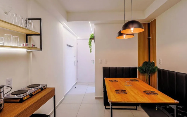 Studio Completo c Wi-fi e Varanda no Centro