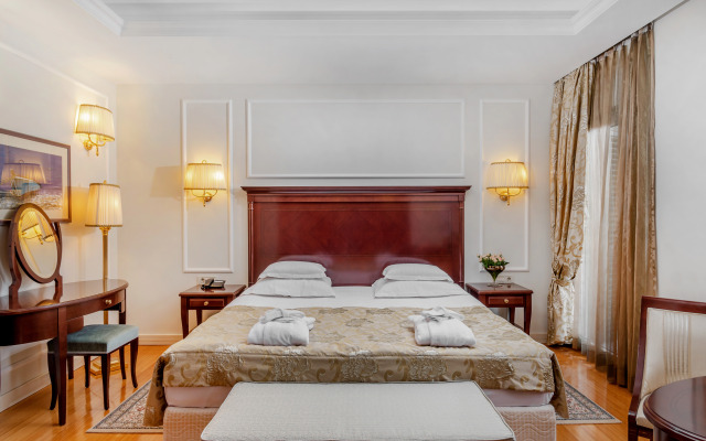 Hotel President Solin