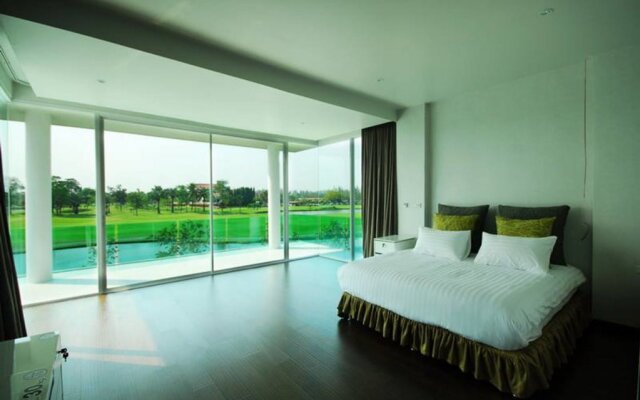 Aria Lake and Golf Villa