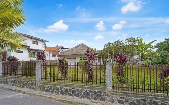 OYO Life 92694 Kost Nino