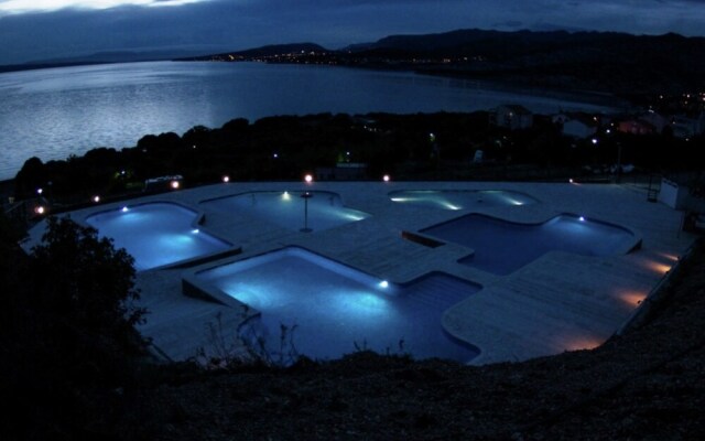 Modern Chalet With two Bathrooms, 19 km. From Crikvenica