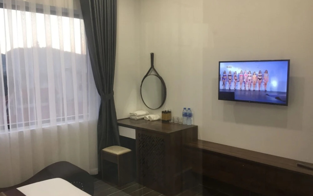 Win Win Hotel