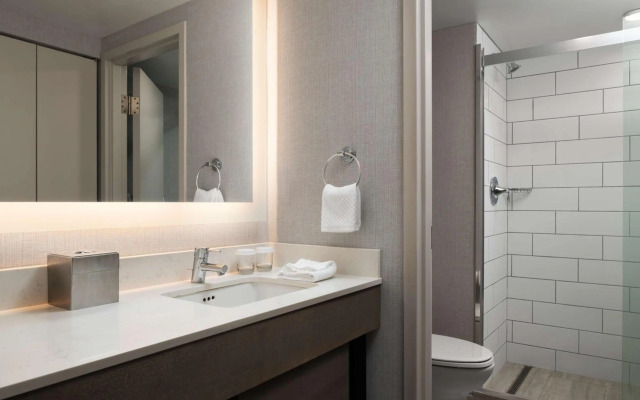 DoubleTree by Hilton Pittsburgh Airport