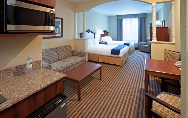 Holiday Inn Express & Suites Waxahachie, an IHG Hotel