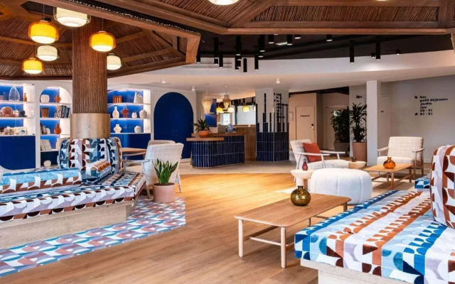 Madeira Regency Cliff