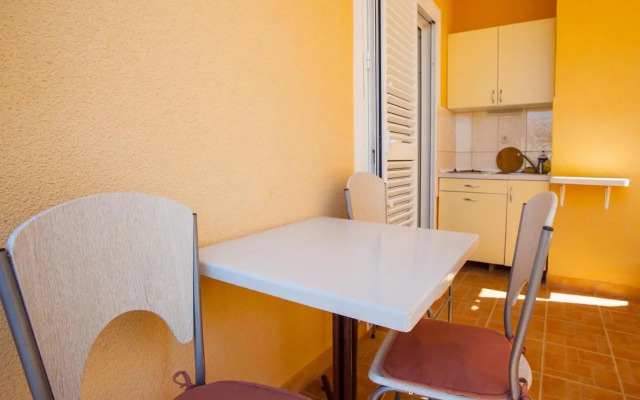 Apartments with a parking space Podgora, Makarska - 12816