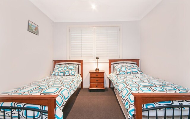 Rayner's Secret - Lennox Head