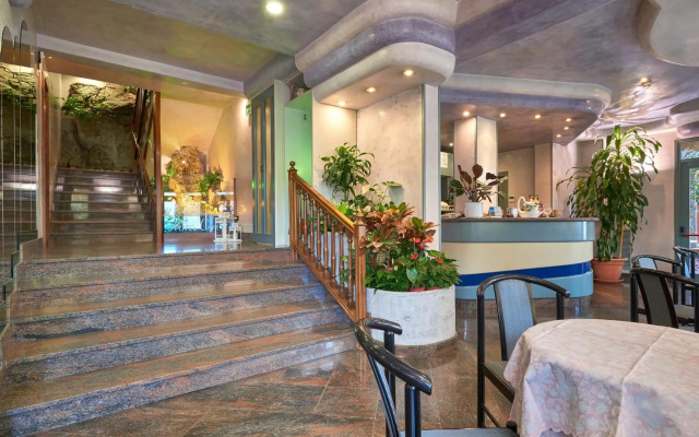 Hotel Careni Villa Italia