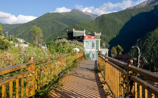 Guishan Muyun | The Oxygen-Supplying Hote·Most Popular Among Southeast Asians – Outside – Ngawa