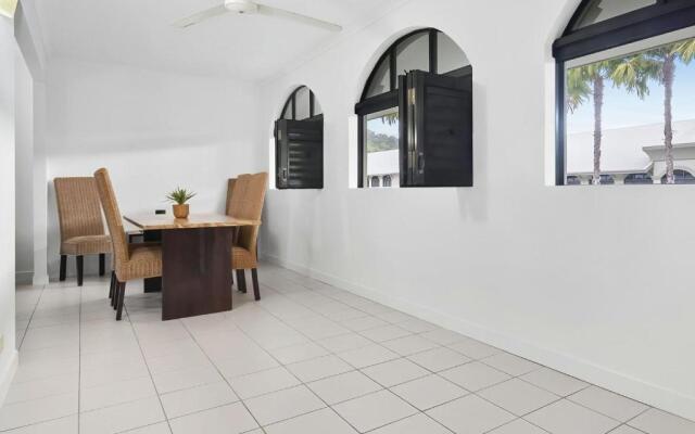 Palm Cove Get a Way