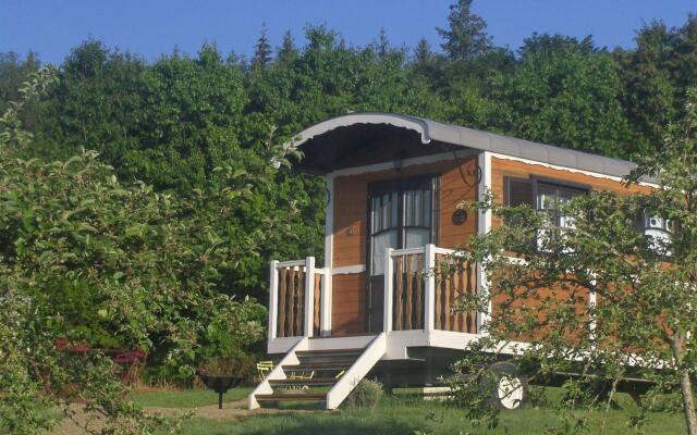 Le Village des Monédières - Slowmoov