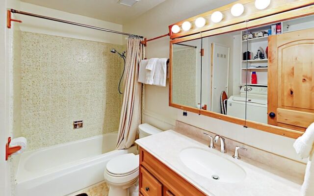 Quiet 2BR Home w/ Kid-Friendly Yard