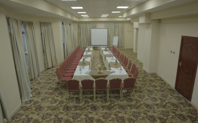 Golden Royal Hotel