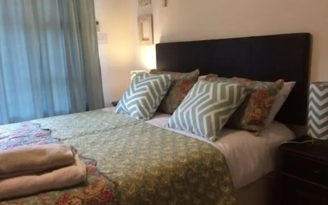 Cura Lodge