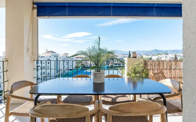 Sunny Getaway With Pool in Marbella - Ref M54