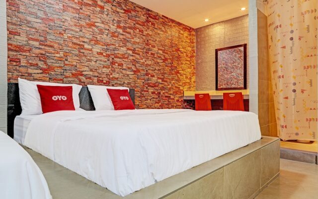 OYO 90604 City Hotel