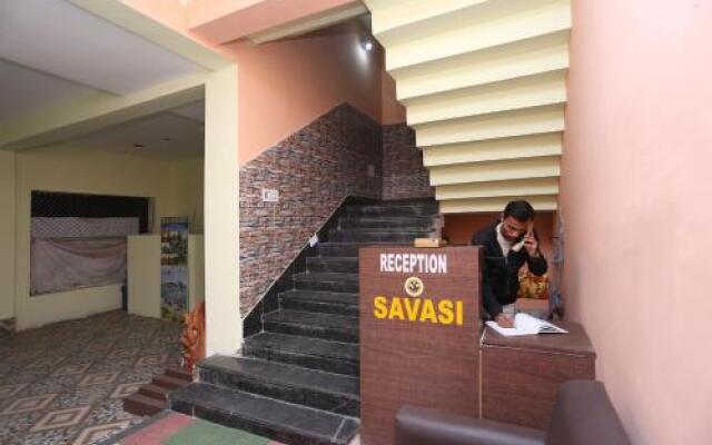 OYO 27734 Hotel Savasi