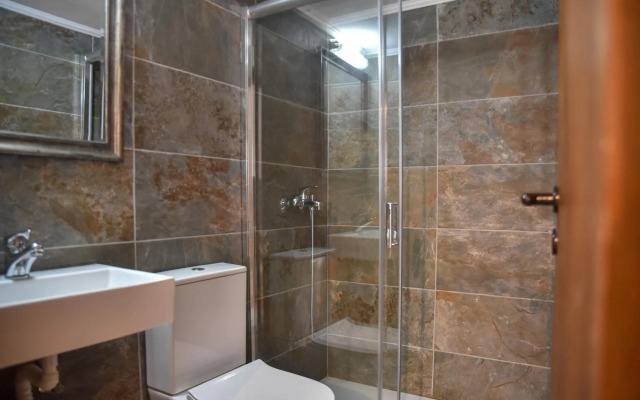 Iraklis Studios & Apartments