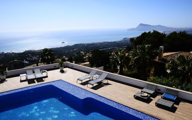 Luxury Modern Villa in Altea Hills, 6-bed