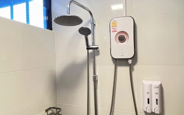 The Bedrooms Maeklong Service Apartment