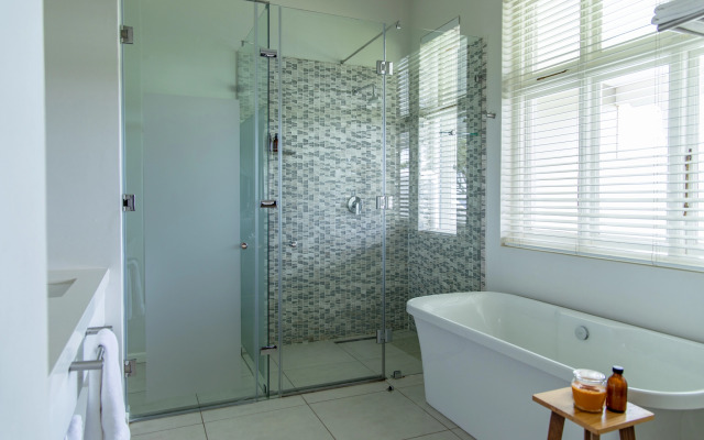 Founders Lodge by Mantis