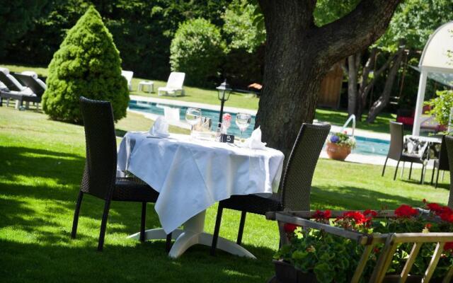 Ander Hotel