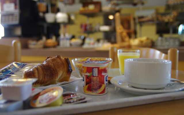 Brit Hotel Essentiel Millau
