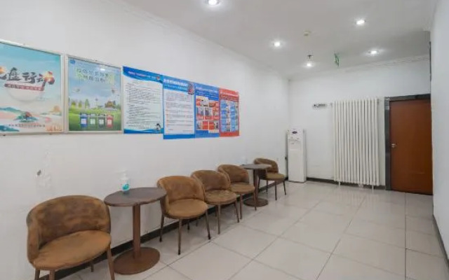 Homeinn Ease Hotel (Beijing Capital Gymnasium Baishiqiao South Subway Station)