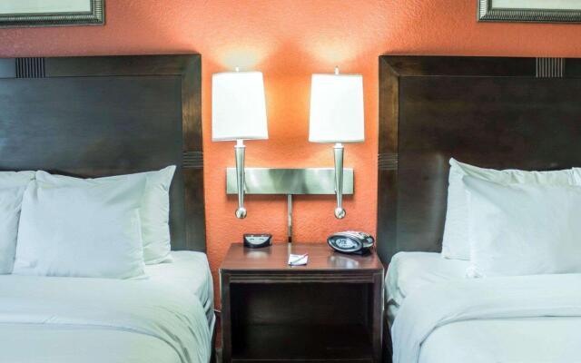 Comfort Suites Regency Park