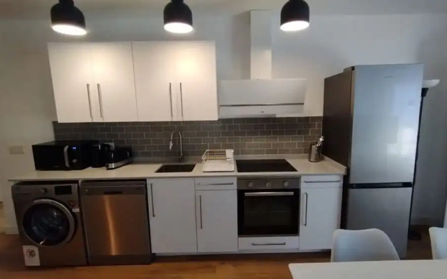 Studio 2 Bed-1 Bathroom for 3 NO Terrace F-3