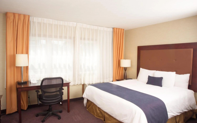 Ivy Court Inn & Suites