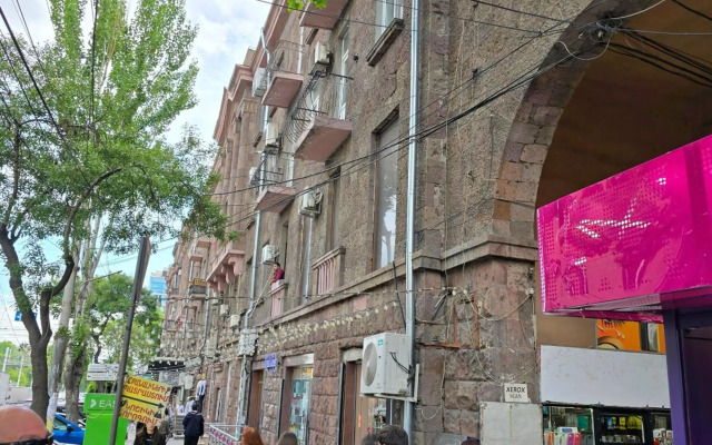 Прекрасная 4-ех комнатная квартира в самом центре