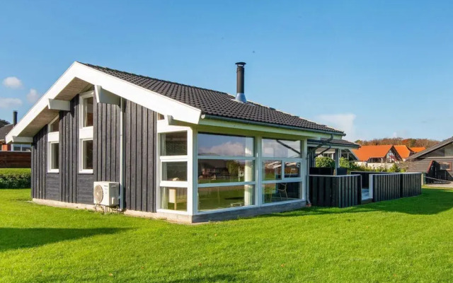 6 Person Holiday Home in Sjolund-by Traum