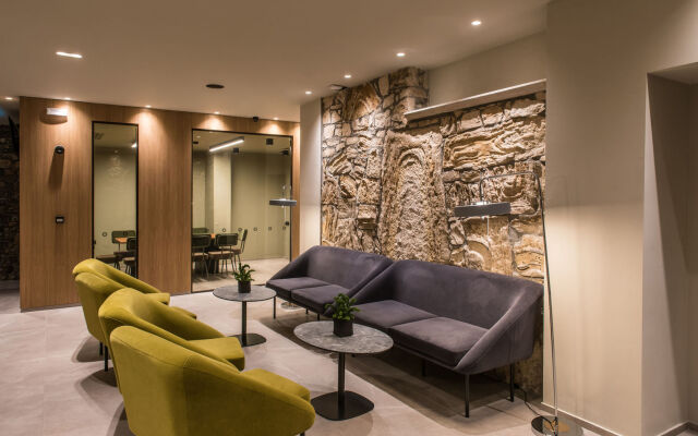 Petousis Hotel & Suites