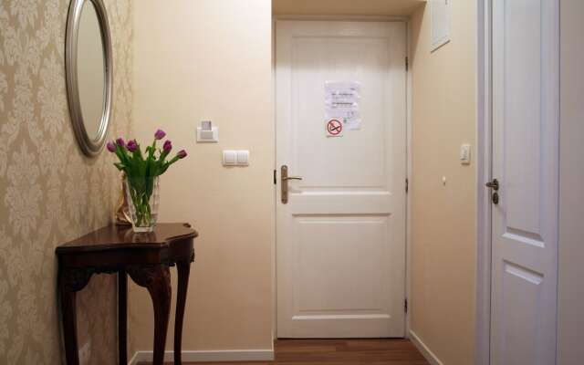 Banica Apartments & Rooms