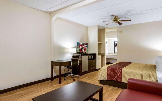 Red Roof Inn & Suites Statesboro - University