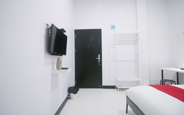 RedDoorz Plus @ Manokwari City Center