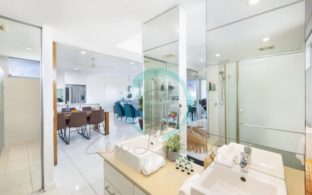 ZEN BY THE WATER - Darwin's Premier Ocean View Family Retreat