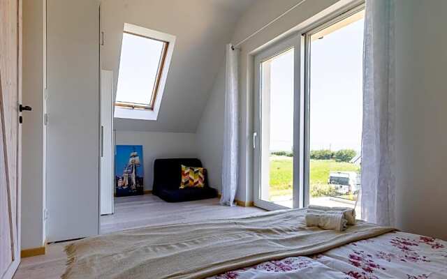 Seaview House with fireplace