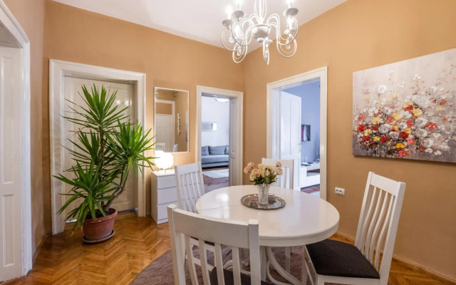 Neimar Apartment with Wi-Fi and parking