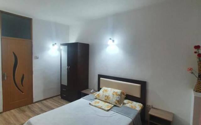 Studio Royal 1 bis