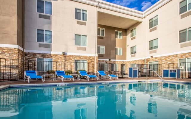 Holiday Inn Express Hotel & Suites Roseville-Galleria Area by IHG