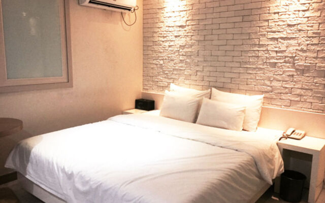 Jun Motel