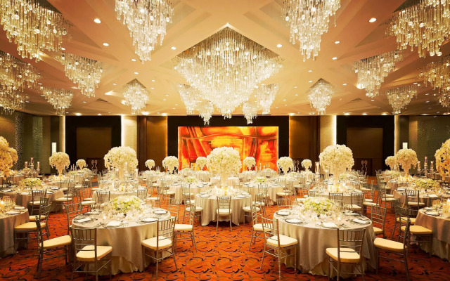 Sofitel Philippine Plaza