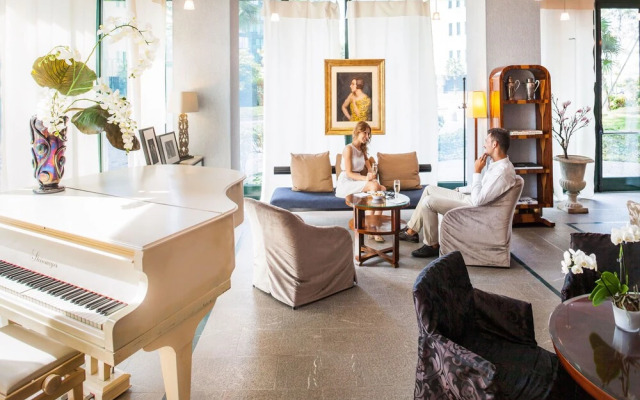 Cosmo Residence