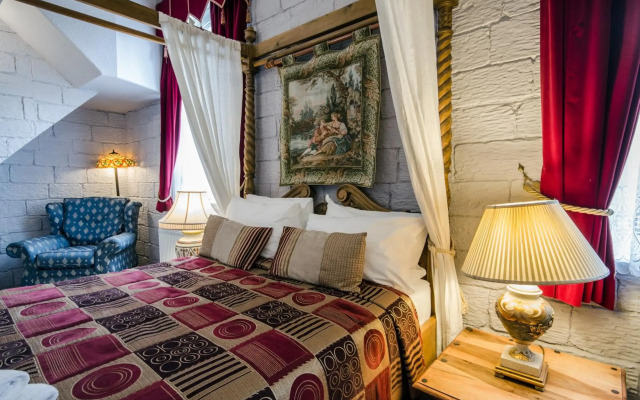 Dukes Folly Hotel