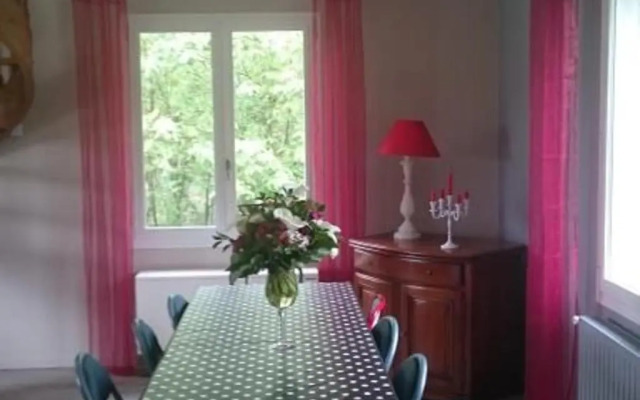 Gîte Saint-Jean-de-la-Motte, 6 pièces, 15 personnes - FR-1-410-223