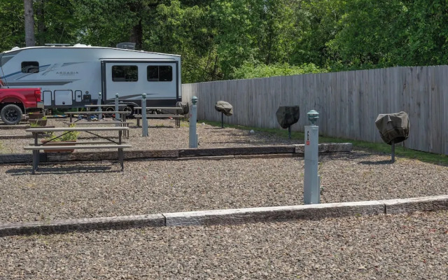 Far West RV Park and Cabins